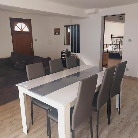 Apartment Au Petit Bois Magique Payrac